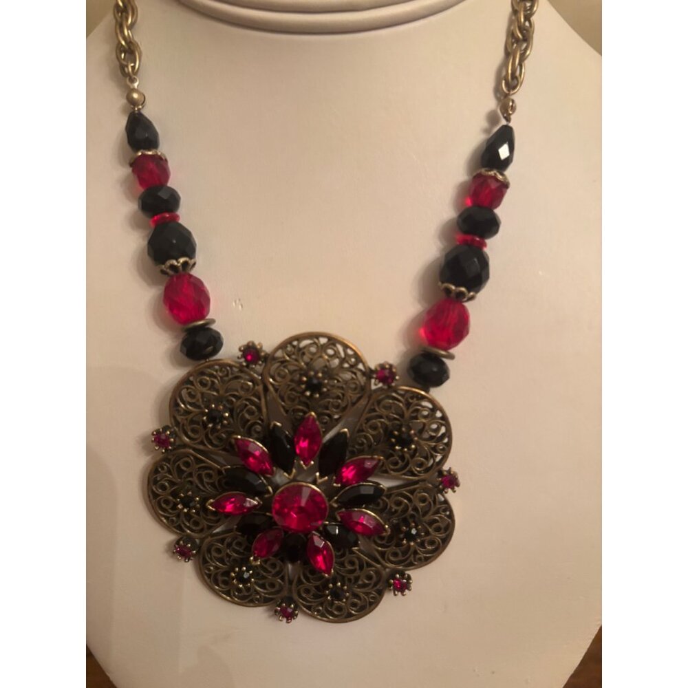 Vintage Gothic Filigree Statement Necklace – Red & Black Rhinestone Drama Beads